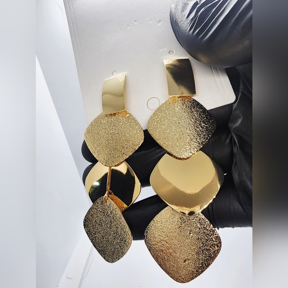 Elegant Gold Dangle Earrings